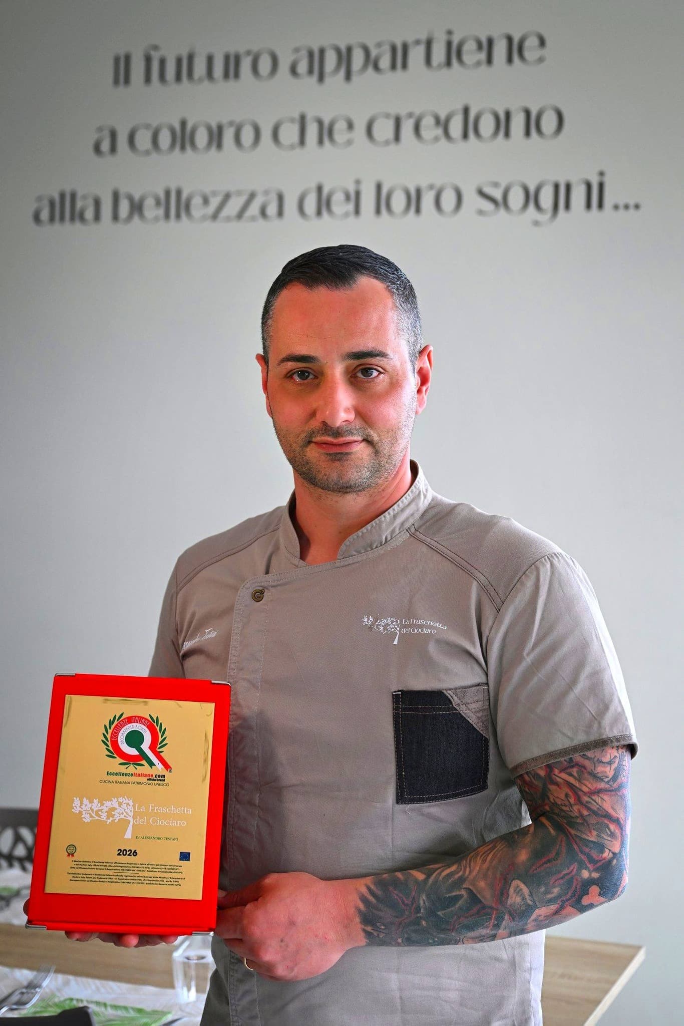 Lo chef de La Fraschetta del Ciociaro con il riconoscimento Eccellenze Italiane 2026